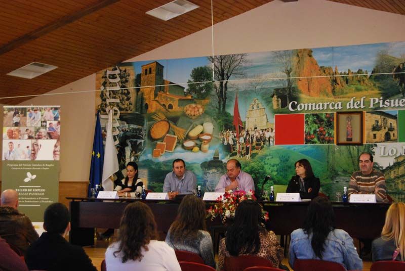 Entrega de diplomas del Taller de Atención Sociosanitaria 2010-2011