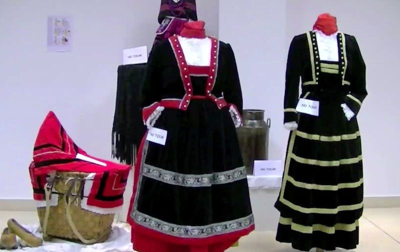 Exposición de trajes típicos de ama de cría pasiega