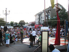 El teatro y los malabares llegan a Santa María de Cayón