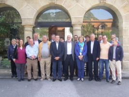 Visita del Departamento de La Dorgogne a las Cuevas de Monte Castillo en Valles Pasiegos