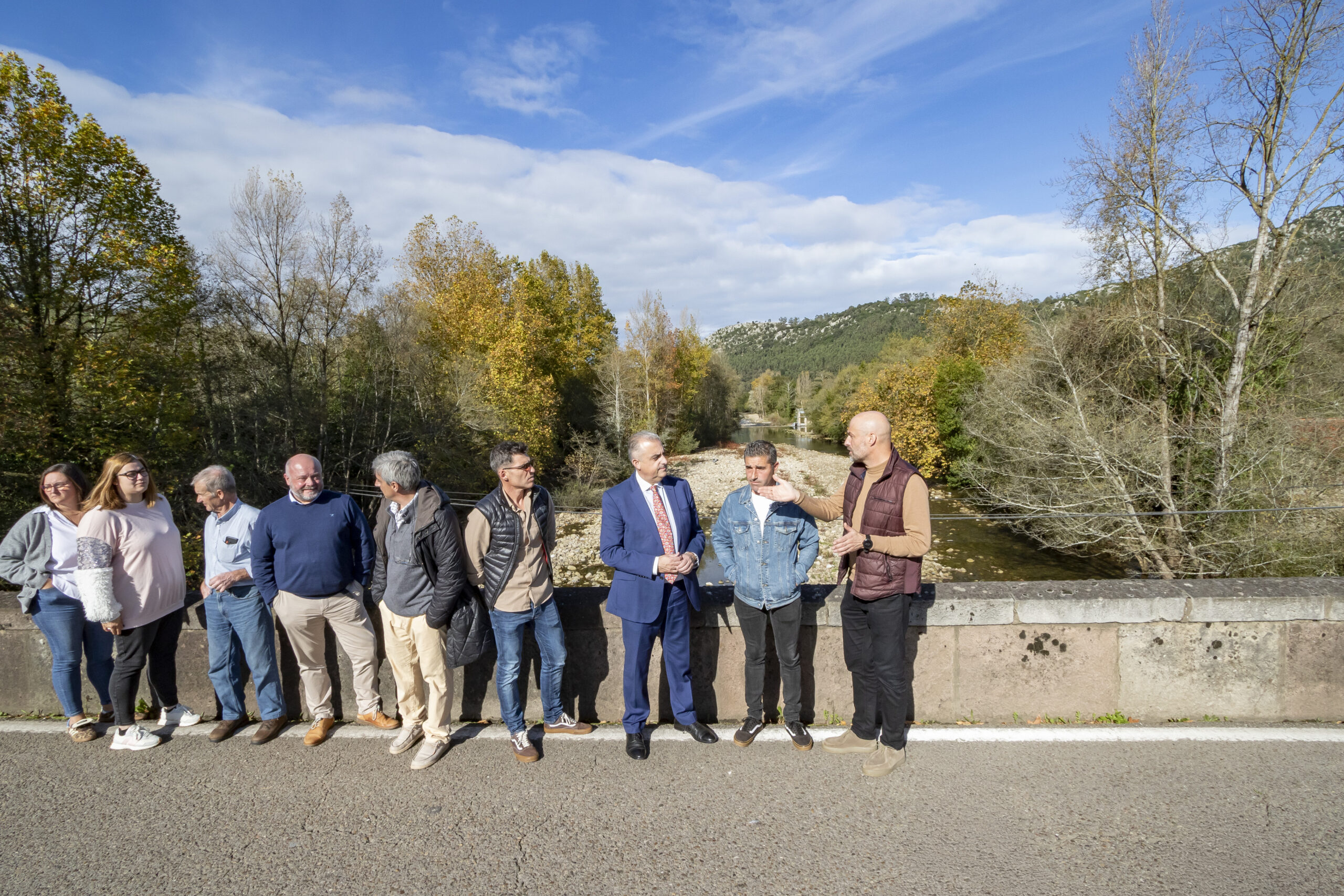 Fomento invierte cerca de 80.000 euros para prevenir inundaciones en el entorno del río Pas en Santiurde de Toranzo y Puente Viesgo