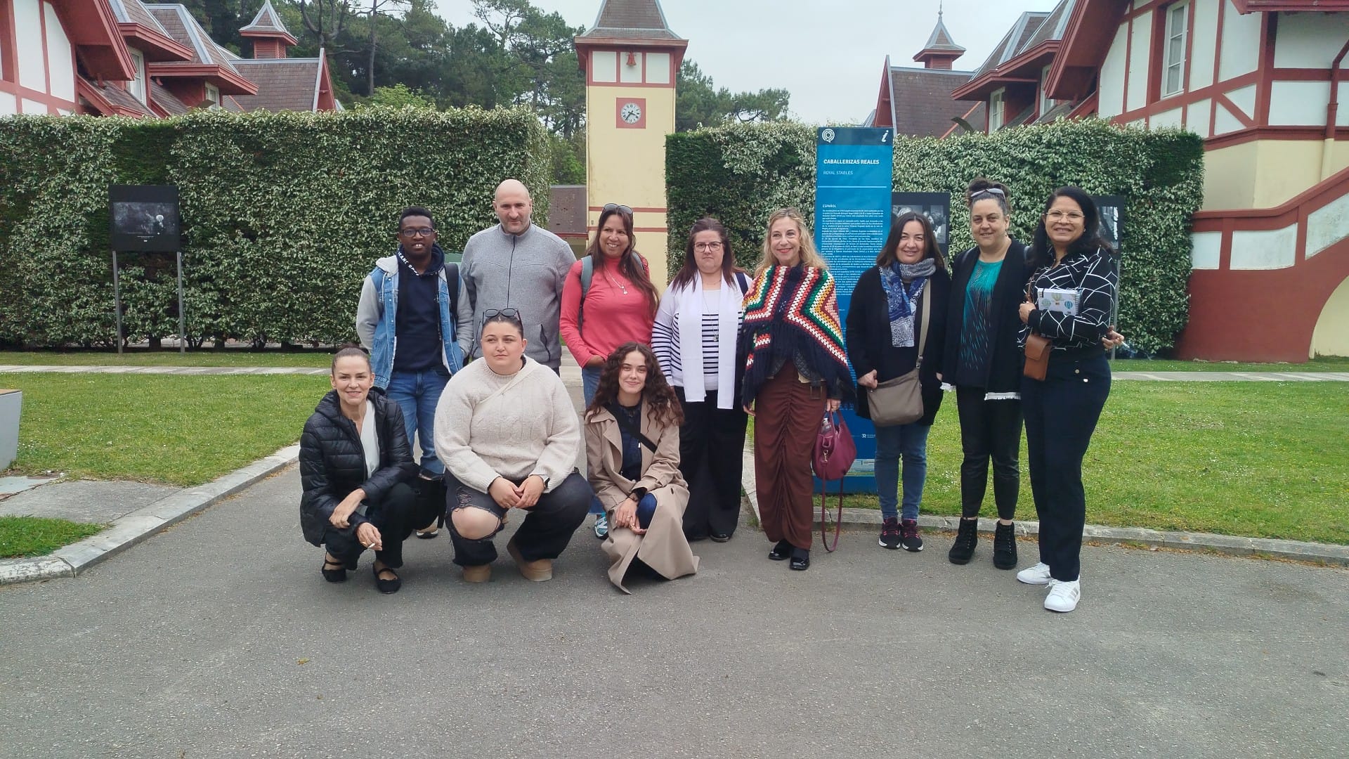 Los participantes de la Lanzadera de Valles Pasiegos asisten al acto de presentación del programa regional